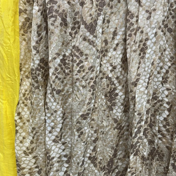 Banana Republic Ciara Snake Print Lightweight Scarf - Picture 3 of 8